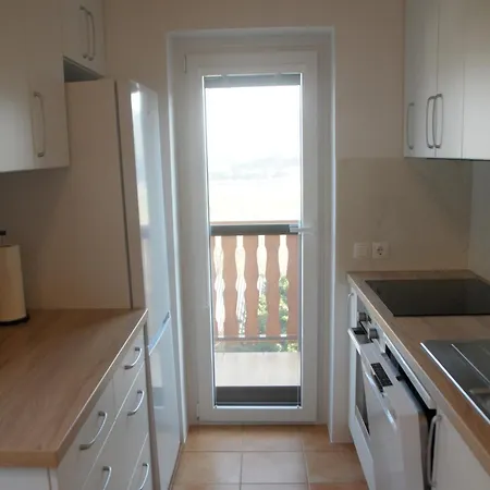 One-bedroom With Stunning Views! Apartment *