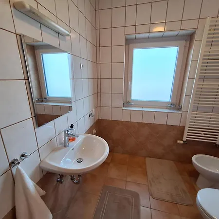 One-bedroom With Stunning Views! *
