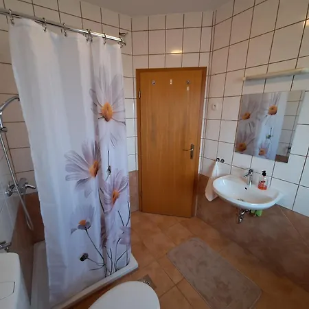 One-bedroom With Stunning Views!